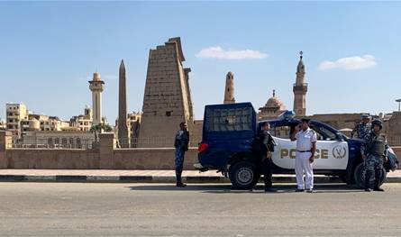 تدافع في مسجد مصري يودي بحياة طفلة