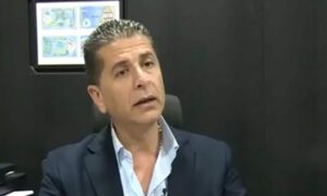 قزي يستنكر الإعتداء الجديد على معرض للسيارات بعمشيت