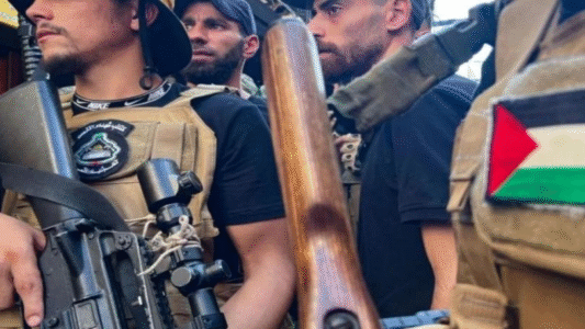 لبنان يحذّر “حـ.ـ.ـماس”: إمّا نزع السلاح… أو الطرد!