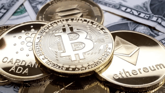 بيتكوين تسجل أعلى مستوى تاريخي بدعم من الطلب المؤسسي والسياسات الأميركية المشجعة