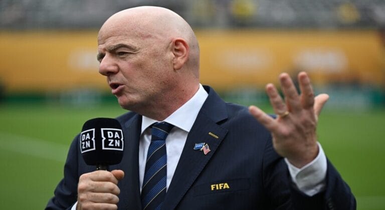 “فيفا” يحسم موقفه من مقترح زيادة فرق كأس العالم 2030