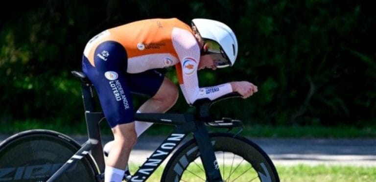 أستراليا تحتفظ بلقب بطولة العالم للتتابع المختلط للدراجات على الطرق