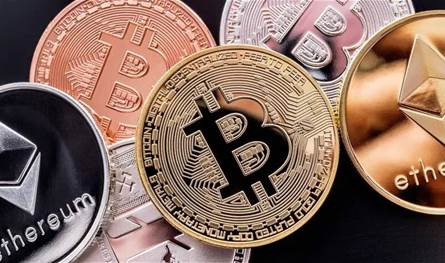 مع تصاعد حدة التوترات التجارية بين واشنطن وبكين.. تراجع في أسعار العملات المشفرة