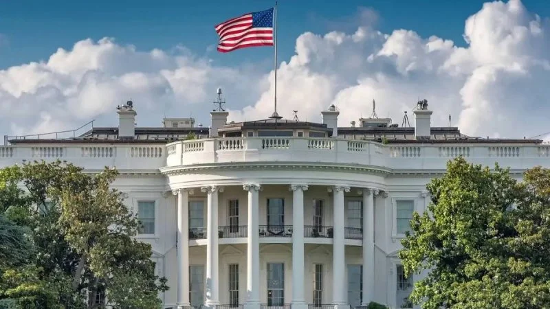 البيت الأبيض تحت الإغلاق: هجوم مسلح عنيف قرب “الرئاسة الأميركية” يسفر عن ضحايا!