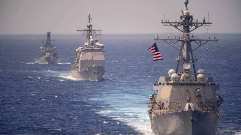 ترقبًا للضربة الاستباقية: الانتشار العسكري الأمريكي يتصاعد مقابل الشواطئ الفنزويلية