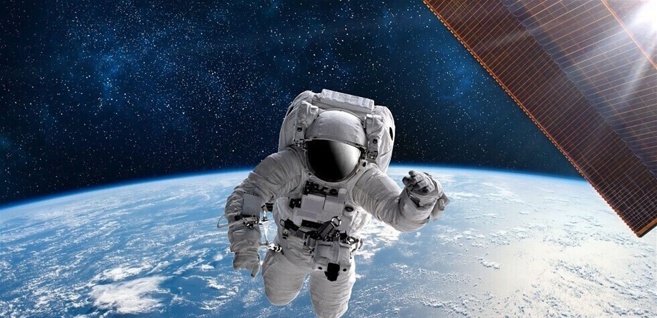 تفاصيل: أول فيلم غربي يوفد مخرجًا إلى الفضاء