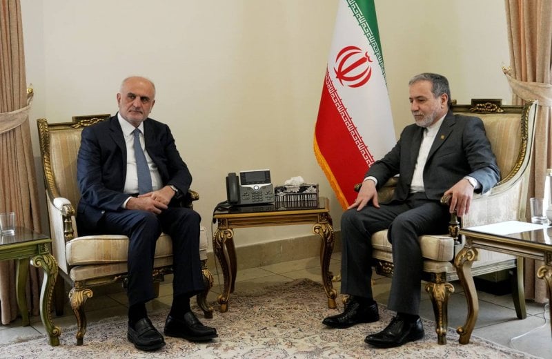 خليل يلتقي عراقجي: “دور بري” بارز وإيران تواصل دعم لبنان