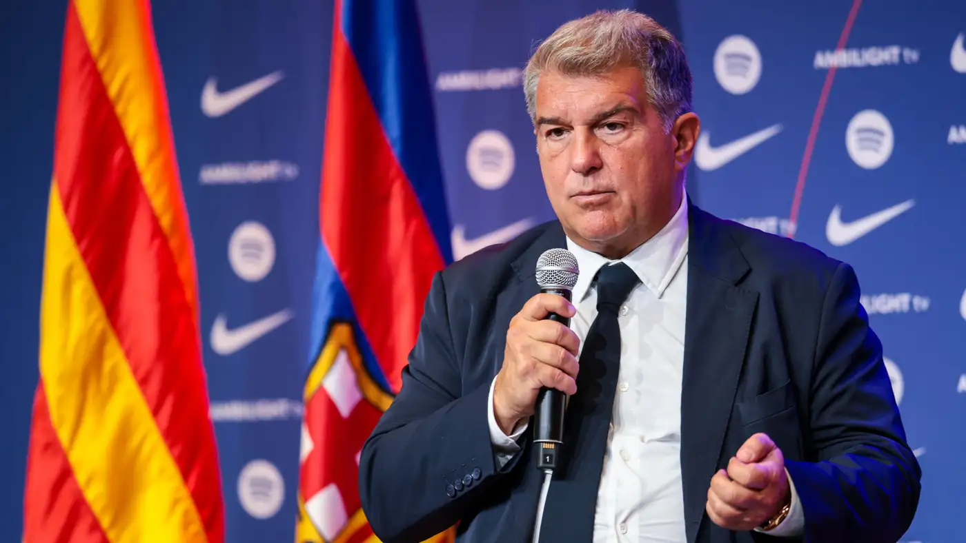 لابورتا ينهي آمال عودة ميسي بتصريح قاطع