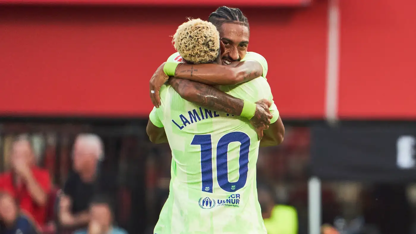 منافسة شرسة بين برشلونة وباريس سان جيرمان على جوائز “ذا بيست”