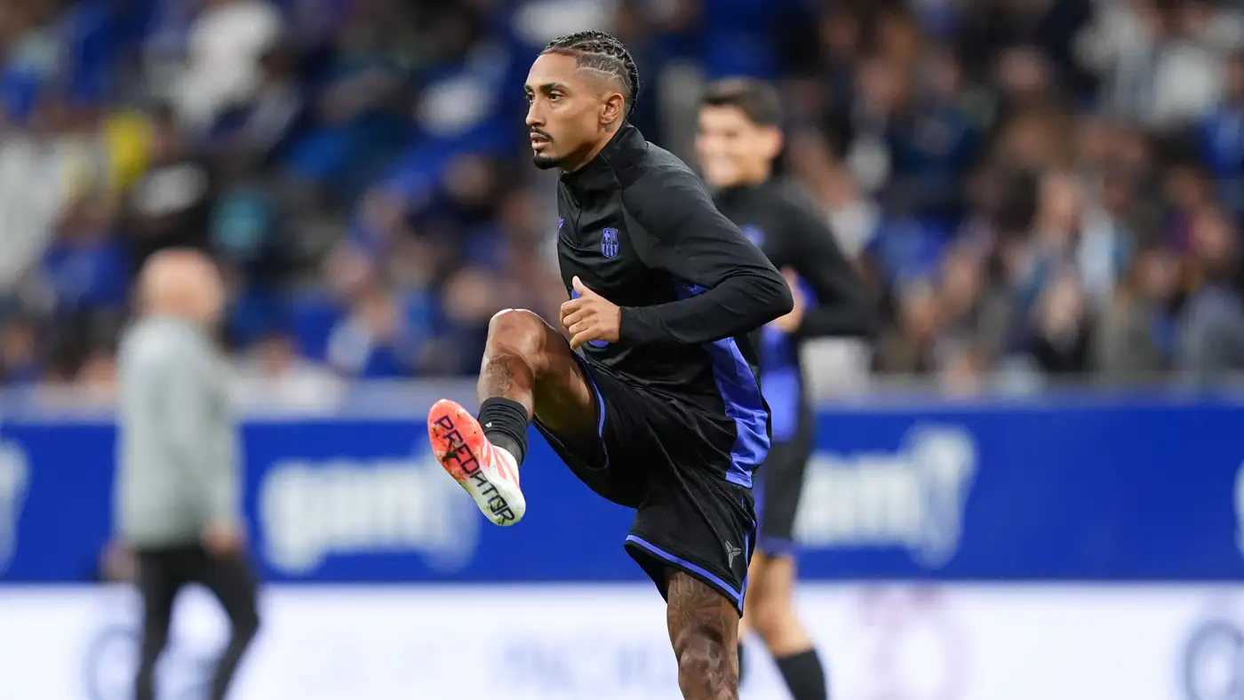 تخوفات متصاعدة: برشلونة يواجه مأزقاً دفاعياً بسبب غياب رافينيا