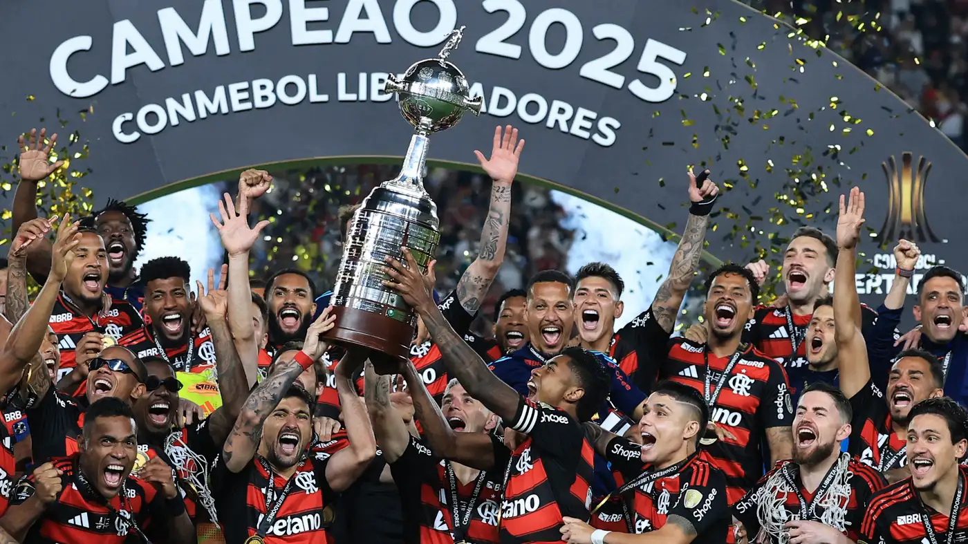 فلامنجو ينتقم من بالميراس ويتوج بطلاً لكأس ليبرتادوريس في إنجاز تاريخي