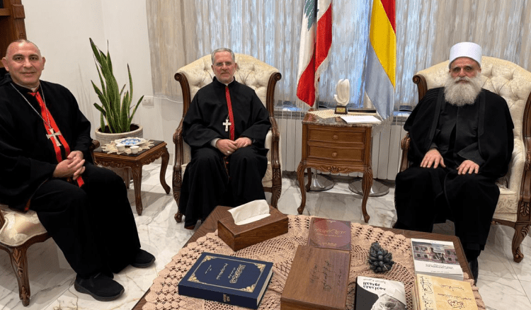 تحضيراً لزيارة البابا: شيخ العقل يُكثّف اتصالاته ويُجري لقاءات مكثفة