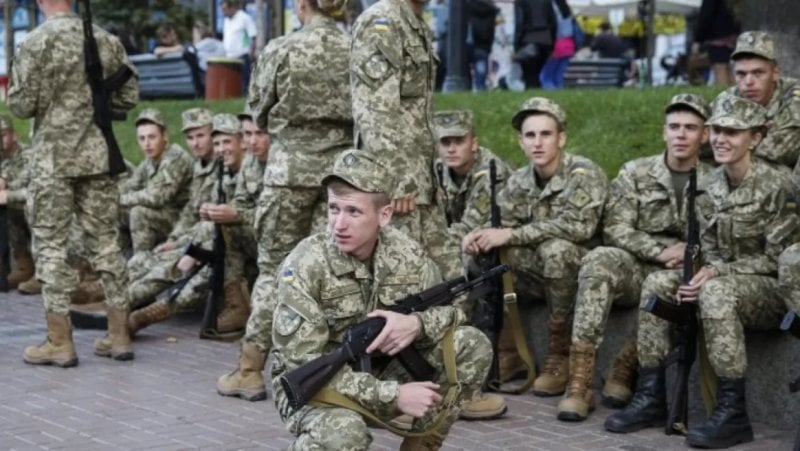 أوكرانيا: تحديات ديموغرافية وأزمة تجنيد في ظل الحرب والهجرة