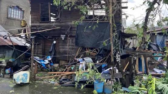 أمطار طوفانية ورياح قوية: إعصار “كالمايجي” يجتاح الفلبين