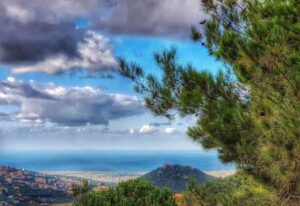 خلايا رعدية وأمطار خفيفة… إليكم طقس الأيام المقبلة