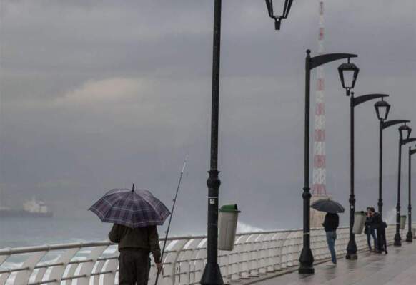 بعد طول انتظار... منخفض جويّ يقترب: هل تبدأ فعليًا ملامح شتاء 2025-2026؟