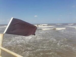 بالفيديو: رايات “سوداء” تهدد قصر الشرع.. توتّر في الشام وحديث عن اعلان “حالة طوارئ”: الفوضى بدأت!