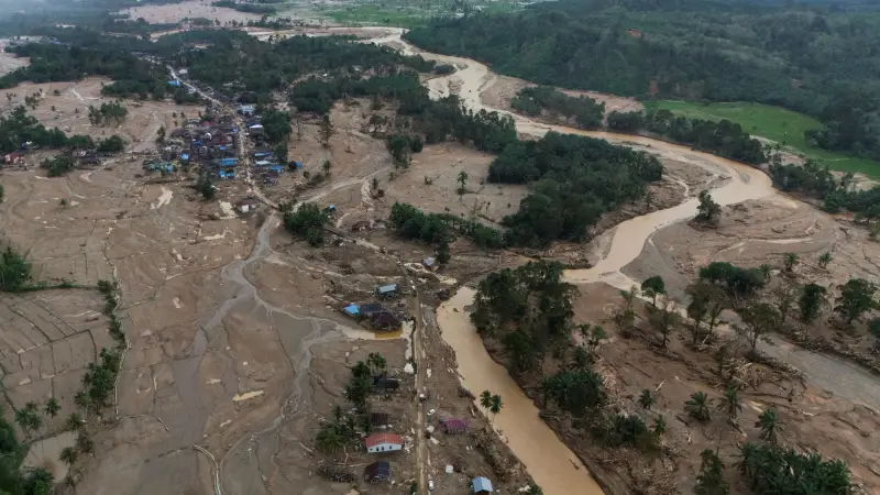 Indonesia’s Health Situation Worsens as Floods Intensify