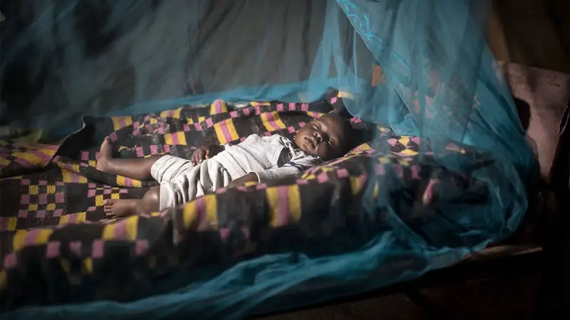 دراسة تكشف: استخدام هذه الأقمشة في حمل الأطفال الرضع يقي من الملاريا