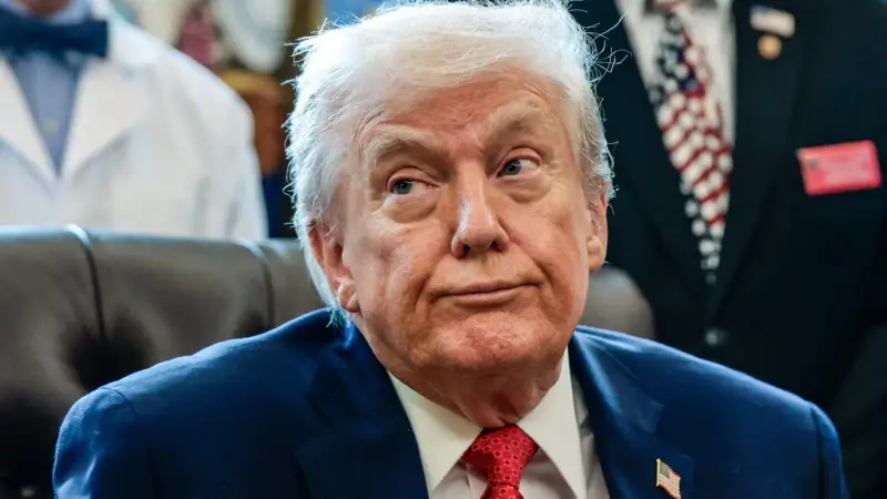 ترامب يعلن توقيعه أمراً تنفيذياً لتخفيف القيود على الماريغوانا