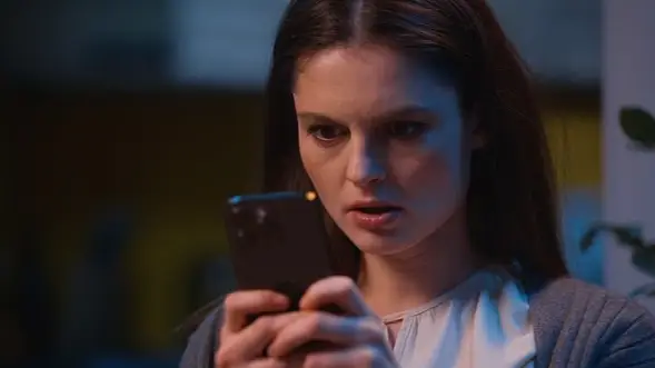 تحذير من خبيرة: رسائلك قد تفضح أسرارك الدفينة