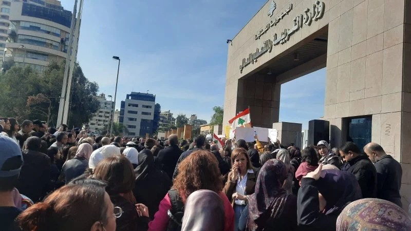 عصيان مدني واحتجاجات تعمّ المؤسسات التربوية بسبب تهميش المطالب