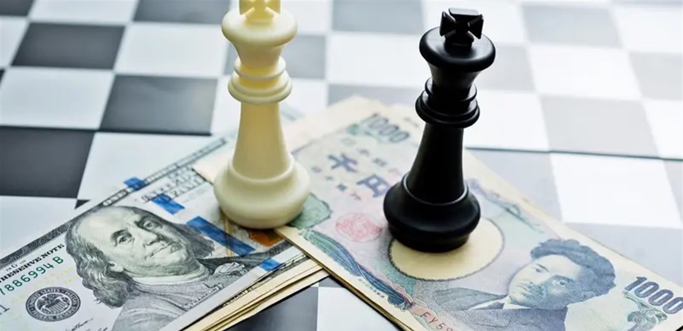 ارتفاع الين بعد تصريحات من محافظ بنك اليابان، والدولار في انخفاض