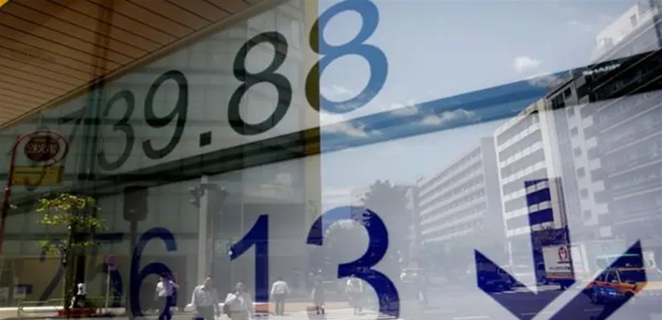 Japanese Stocks Rise Amid Falling Bond Yields