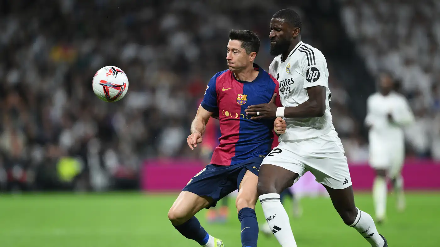 خيارات حاسمة: مستقبل مهاجم برشلونة على المحك