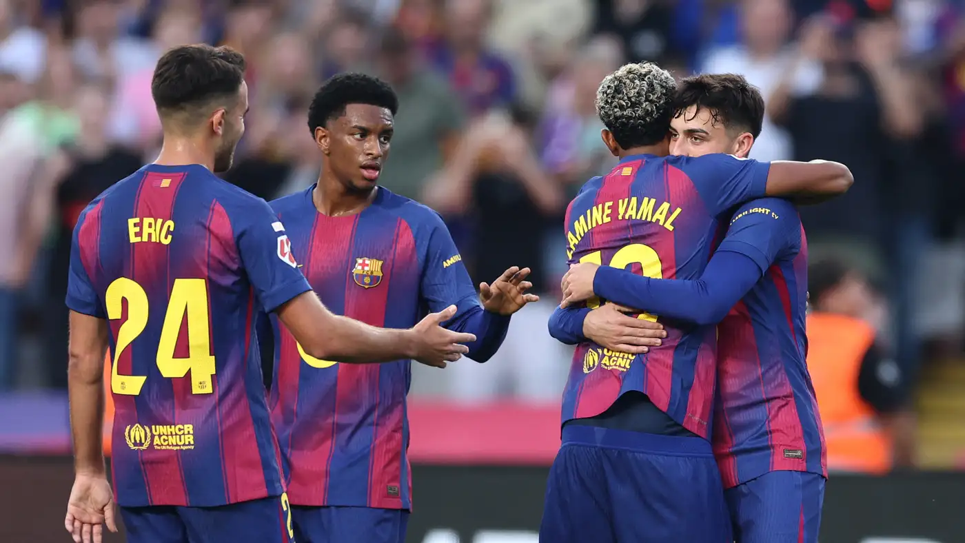 فليك يطمئن على “كنزه الثمين”: غياب نجم برشلونة عن مواجهة فياريال