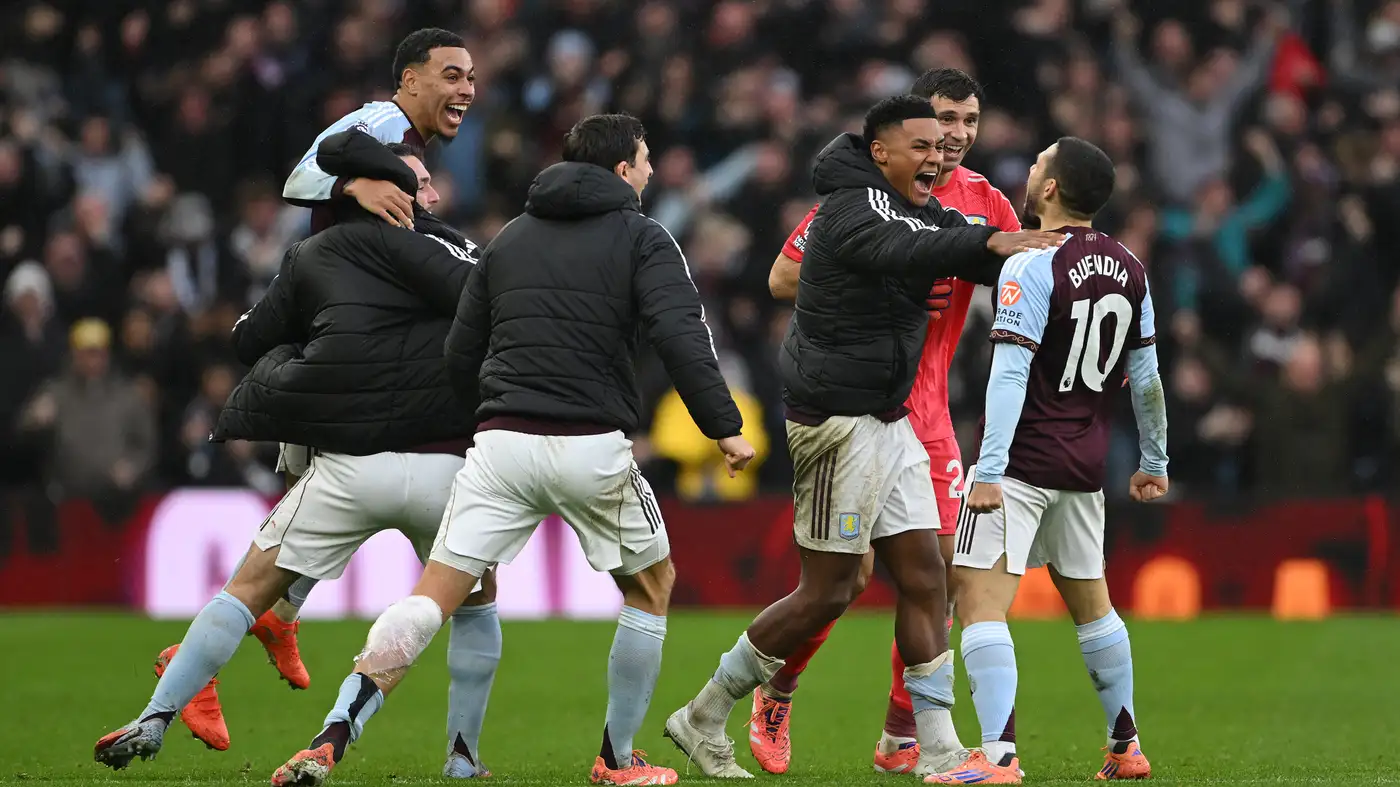 Aston Villa Stuns Arsenal, Hands League Lead to Man City
