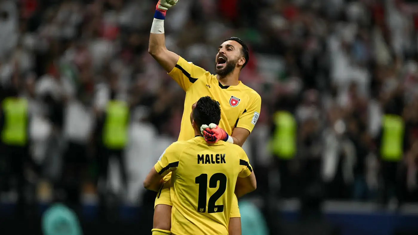 حارس الأردن يوجه رسالة مؤثرة لـ “سالم الدوسري” متمنياً التواضع