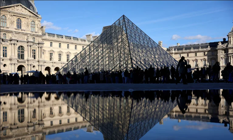 Serious Security Flaw Discovered at the Louvre: French Investigation Exposes the “30-Second” Vulnerability
