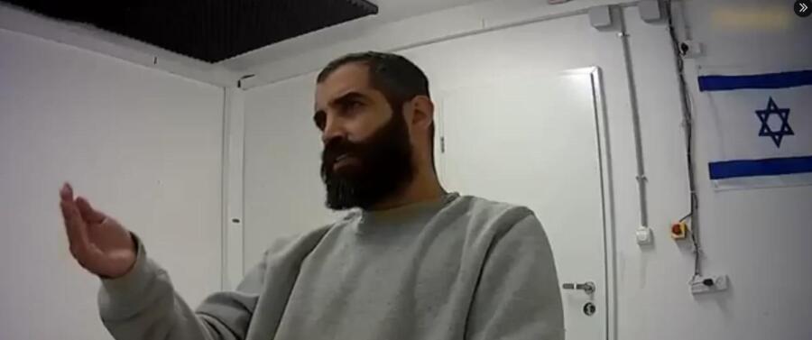 بالفيديو: الجيش الإسرائيلي ينشر اعترافات خطيرة لقبطان الحزب المعتقل "عماد أمهز"