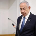 صورة تشعل مواقع التواصل… نتنياهو بين الواقفين في طابور الخبز!