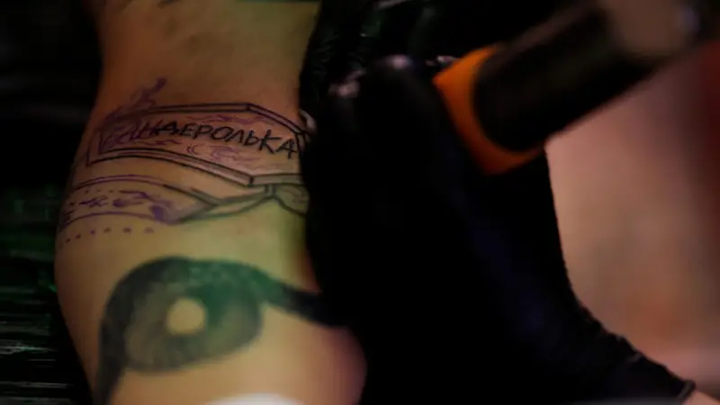 دراسة تنبه: تأثير محتمل للوشم على العقد الليمفاوية