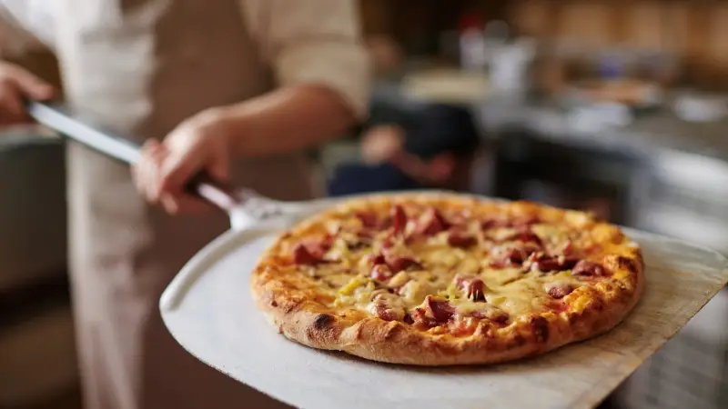 السعرات الحرارية في البيتزا: نسبها وأنواعها المختلفة