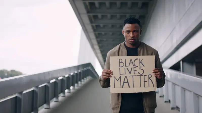 لأول مرة: دراسة تكشف علاقة العنصرية بتراجع الصحة العامة