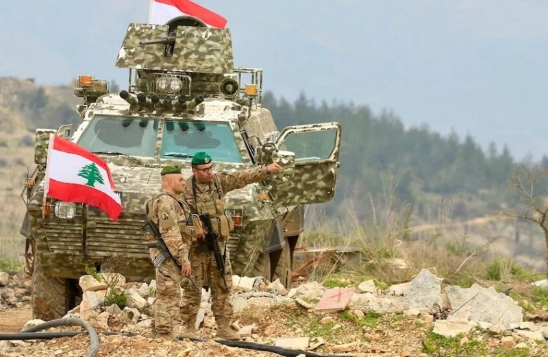 الجيش في الواجهة.. دعم أمريكي بقيود و”توقيت آذار” يحمل دلالات