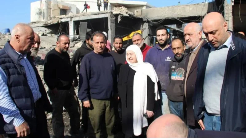 بهية الحريري تعاين آثار القصف الإسرائيلي في صيدا وتدعو لتعويض المتضررين