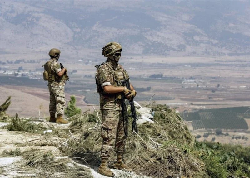 أمريكا تراقب الإصلاحات و”السلاح” يثير جدلاً محتدماً