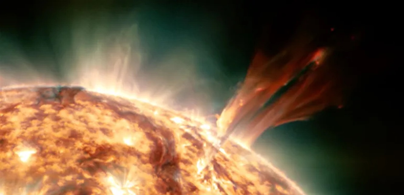 NASA: Giant Solar Flare Detected in Unique Event