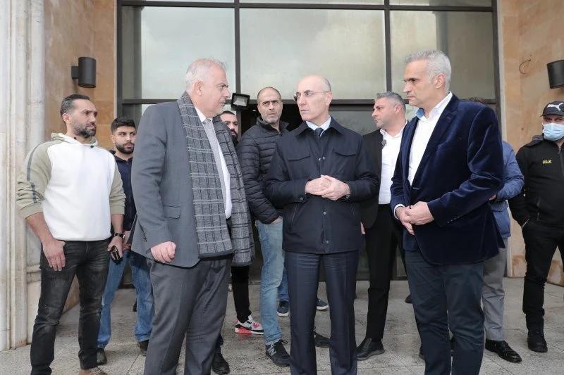 الحجار يتفقد إدارة السير ويؤكد العمل على حلّ التحديات