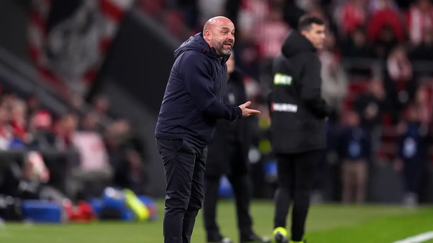 Espanyol coach “recalls” the Figo scandal… Fueling the atmosphere before the Catalan derby