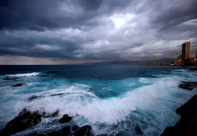 The intensity of the low-pressure system is escalating… A wave of frost looms and a record drop in temperature today!