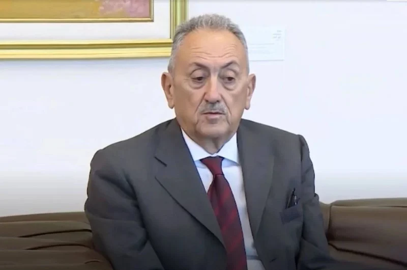 سيمون كرم: لست “يوسف رجي” لتبرير أفعال إسرائيل… و”حزب الله” يوفر مبررات لمواصلة الاعتداءات