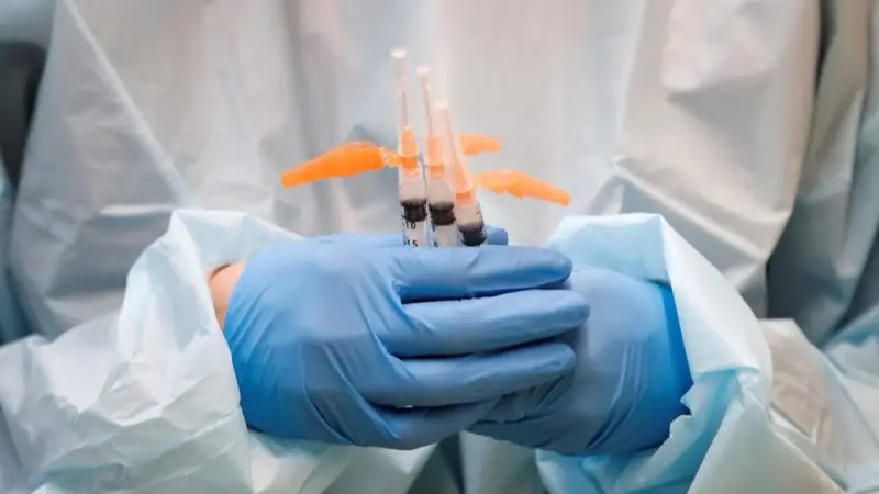 أول لقاح موحد يوفر الحماية من “كوفيد” والإنفلونزا في آن واحد