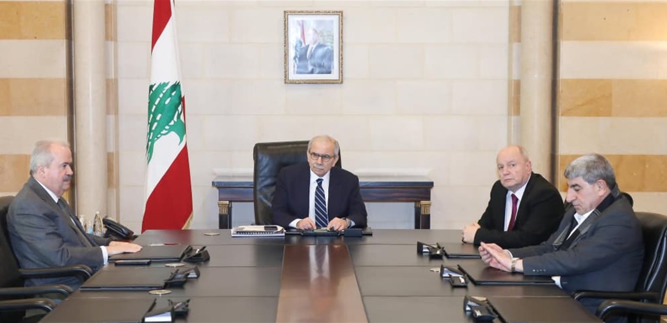 اجتماع في السرايا: جابر يؤكد على منع تأثير ارتفاع أسعار الوقود على أجرة المواصلات العامة