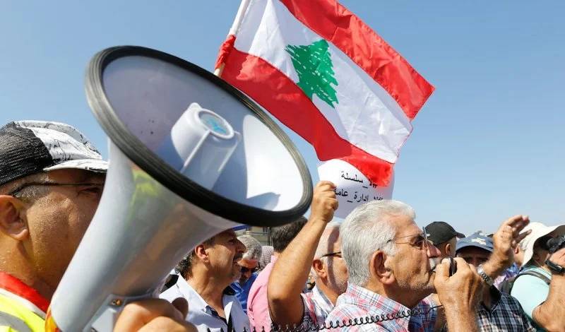 أزمة الرواتب تلوح في الأفق و”روابط القطاع العام”: لن نتنازل عن حقوقنا!