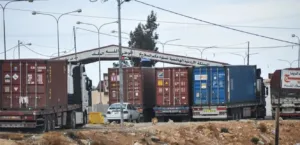 Tension in the Jordanian transport sector after a Syrian decision to ban the entry of trucks